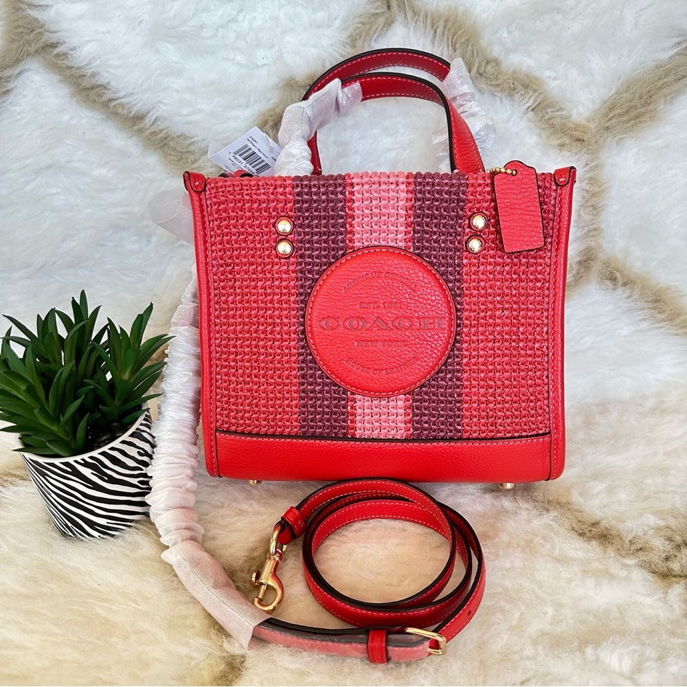 Coach Dempsey Tote 22 With Coach Patch CA291